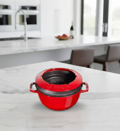 Staub Round Fondue Pot Set, Packshot View