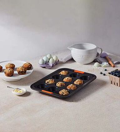 Le Creuset 12 Cup Bun Tray, Black, 34-cm, Packshot View