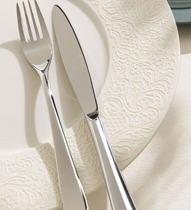 Solid Hand Cutlery 24-piece Set