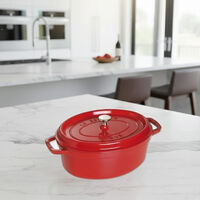 Staub Cocotte Oval Roaster, Red, 29-cm, Packshot View
