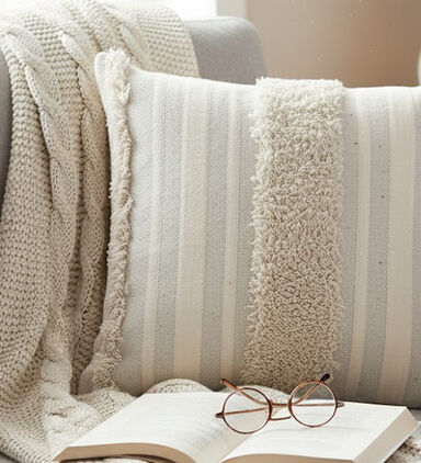 Home and Styling Cotton Tassels Filled And Vaccumed Cushion 3, Packshot View