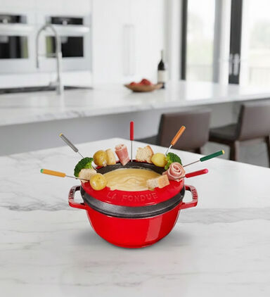 Staub Round Fondue Pot Set, Packshot View